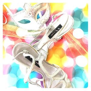 New Sparkling silver heels -🆕Brand new - in box